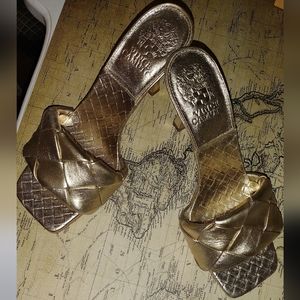 Vince camuto mules, size 7 1/2